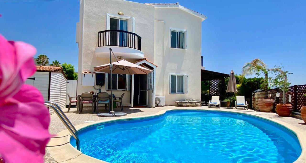 Villa Alicia With Priv Pool, Beautiful Garden And Shady Veranda- 5 Min To The Beach Peyia Exterior foto